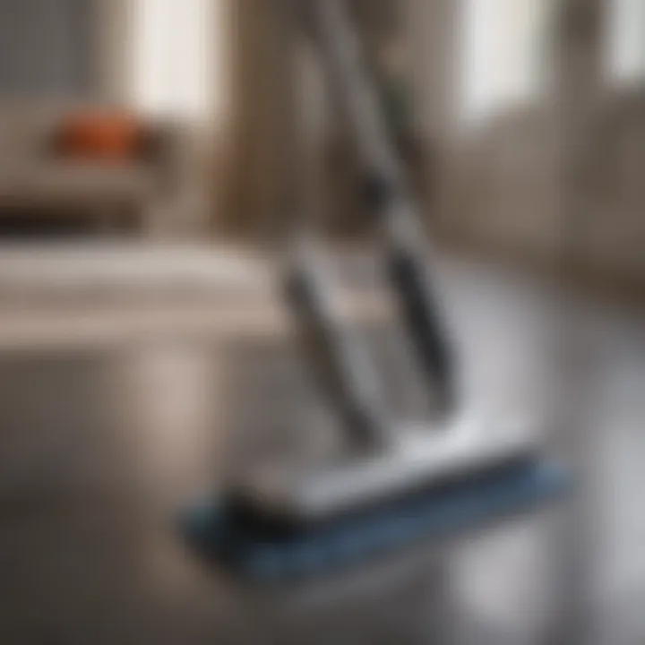 Efficient cleaning mechanism of floor spray mop