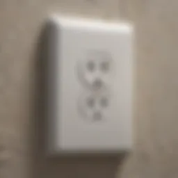 Heavy-duty electrical outlet cover protecting against harsh environments