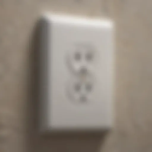 Heavy-duty electrical outlet cover protecting against harsh environments